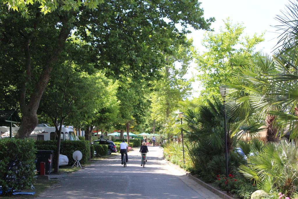 Camping Cisano - San Vito Bardolino Extérieur photo